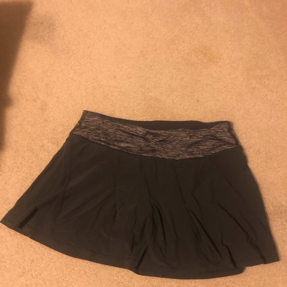 Lululemon light pleated skirt
